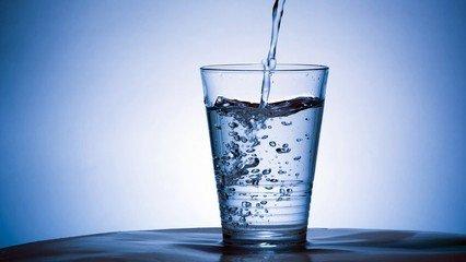 專家指出：水對(duì)健康的重要性，不可忽視。